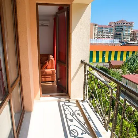 Astoria Apartament Elenite
